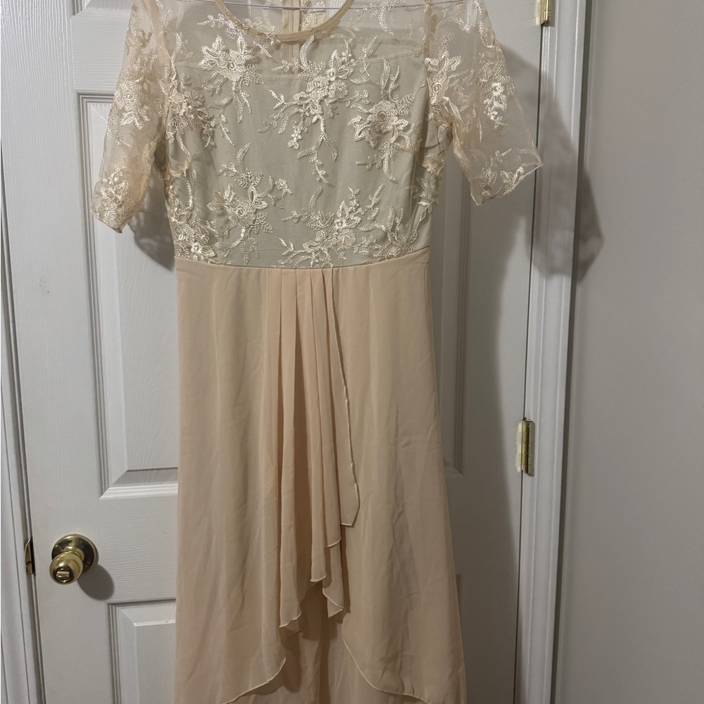 Elegant Lace Overlay Midi Dress in Cream